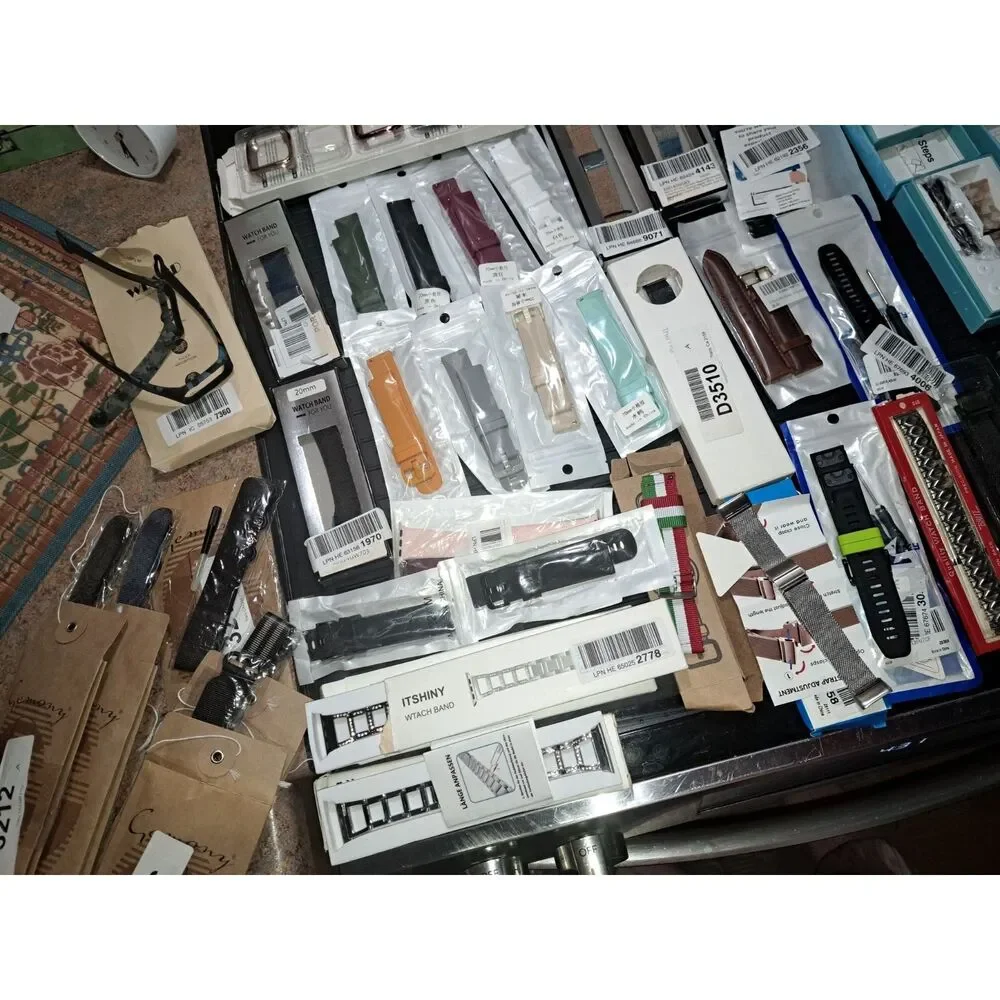 NIB-LOT Bundle of 40 New Watch Bands 20mm-38mm of Overstock from Europe